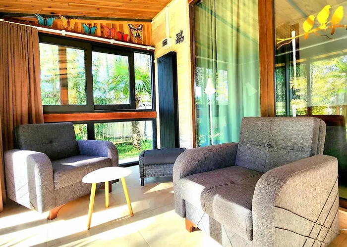 House & Yard Sesil Xs 60M To Beach